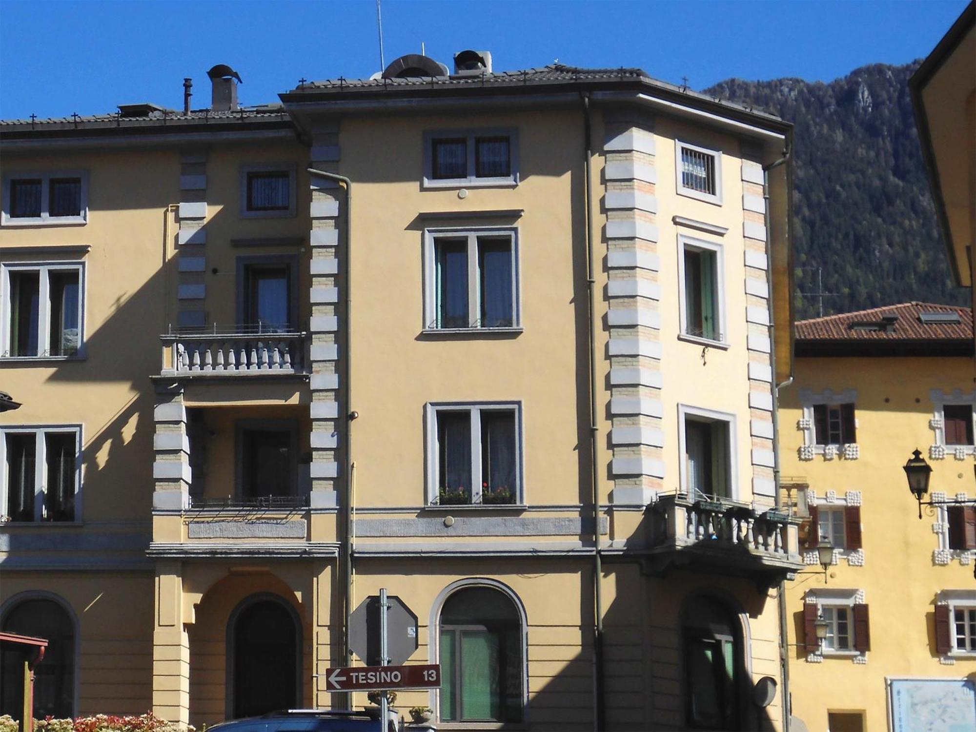 Trentino Lodge Piazza Municipio Strigno Esterno foto